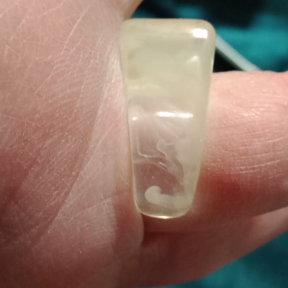 Retro Clear Cream Marbled Resin Ring Chunky - Picture 2 of 4
